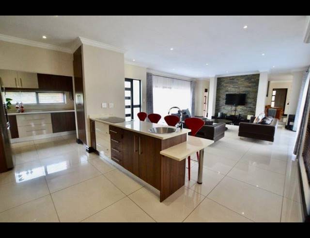 4 BEDROOM PROPERTY TO RENT IN COPPERLEAF ESTATE